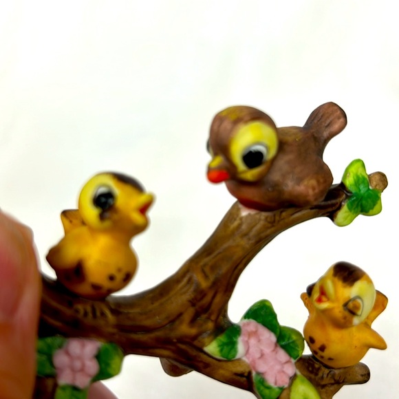 Vintage 50’s JOSEF ORIGINALS bisque porcelain anthropomorphic birds on a branch - Picture 7 of 8